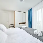 Royal Blue Apartment *