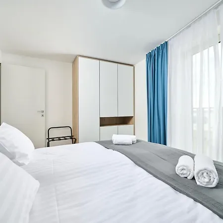 Royal Blue Apartment *