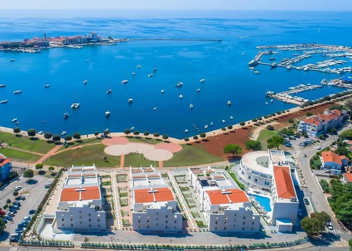 Royal Blue 아파트 *