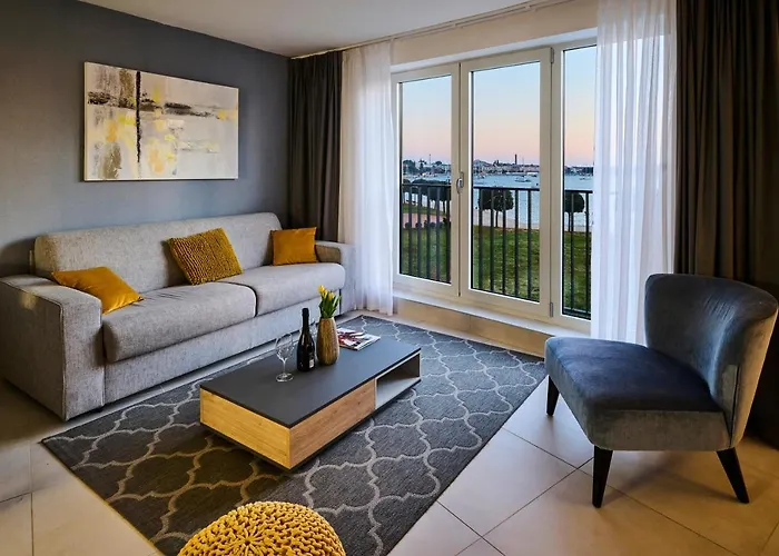 Royal Blue 아파트